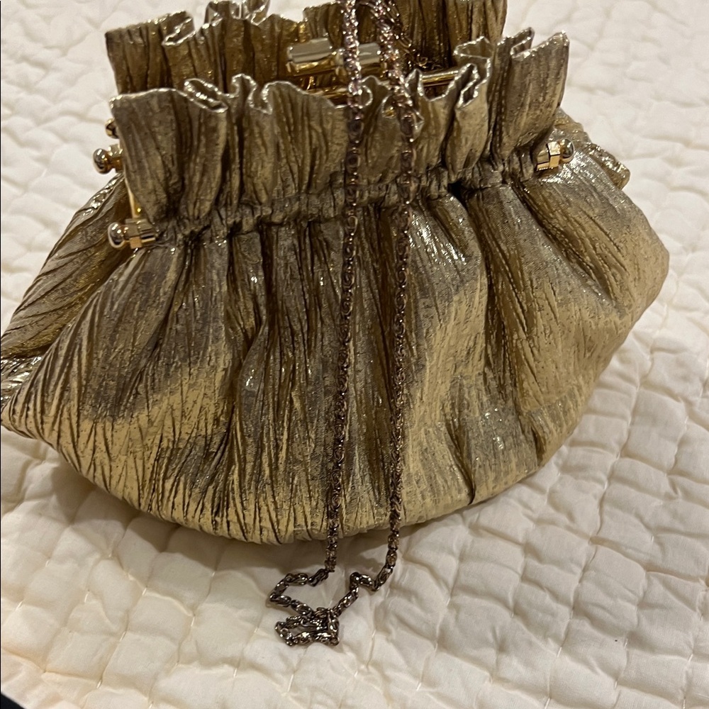 Vintage Gold Textured Evening Clutch - Picture 13 of 13
